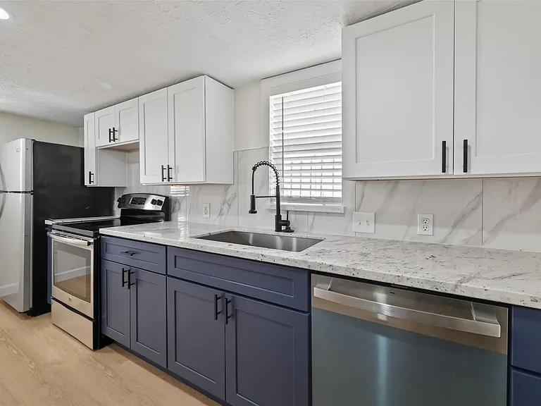 2118 Webster St #3 — Photo 8
