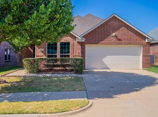 5209 Spyglass Hill Ln, Denton, TX 76208
