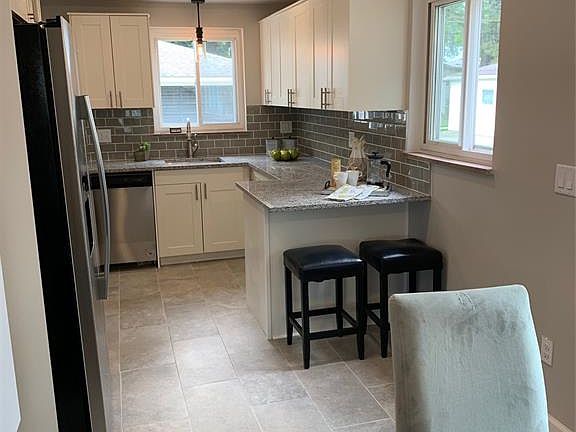 5th image of 20500 Ardmore Park Dr