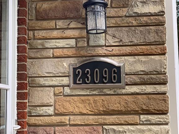 2nd image of 23096 Sussex St