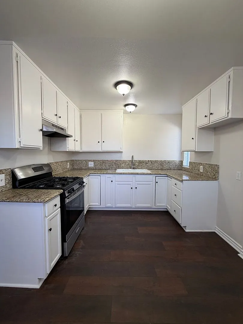1125 E. Ventura Street, Santa Paula, CA 93060 — Photo 1