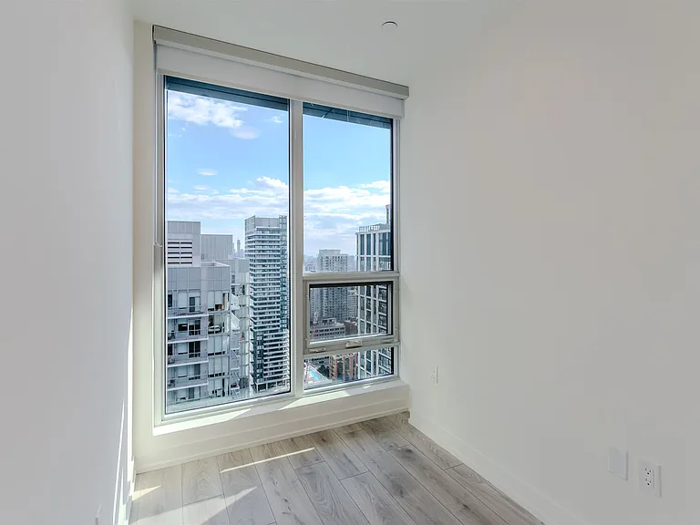 223 Redpath Ave — Photo 239