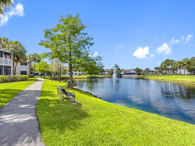 Boca Arbor Club Apartments — Photo 61