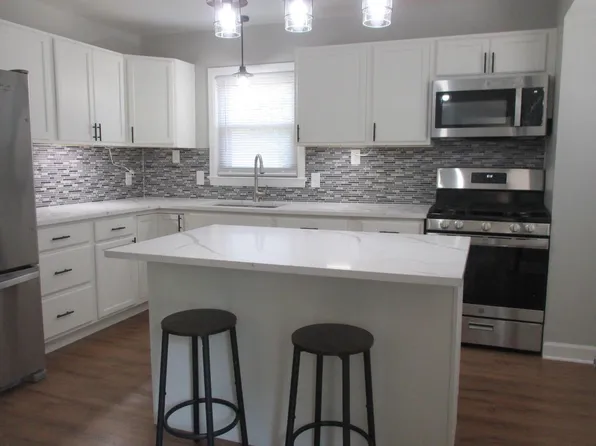 2340 South 52nd STREET, West Allis, WI 53219