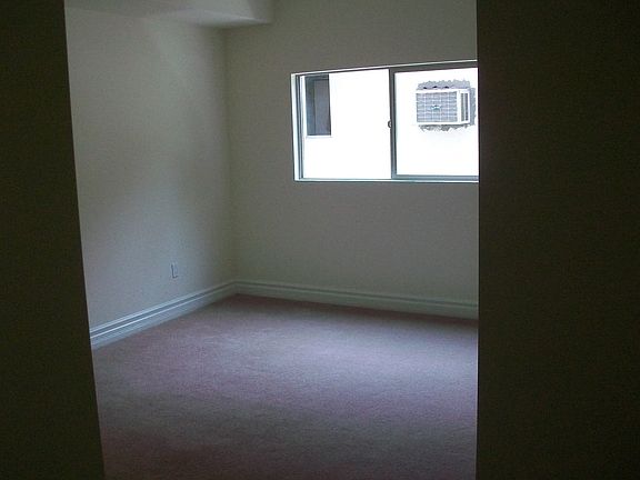 5th image of 4824 Tujunga Ave Unit 209