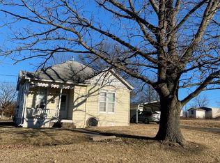 804 S Van Buren St, Albany, MO 64402