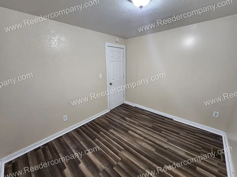 3927 Main Street — Photo 9
