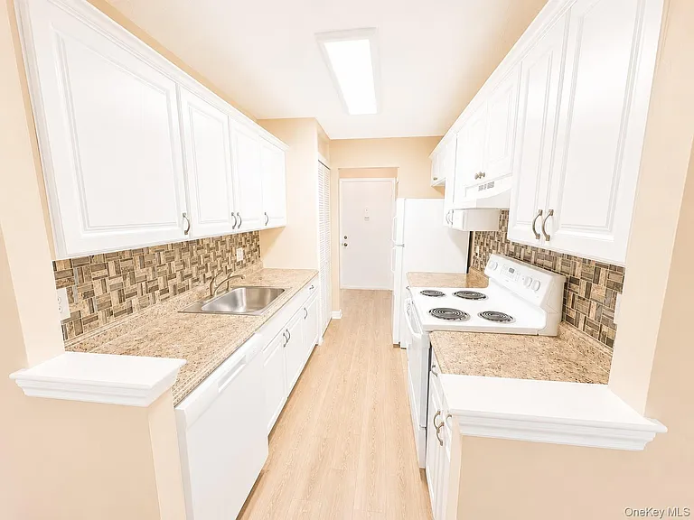21 Village Park Dr #2A — Photo 8