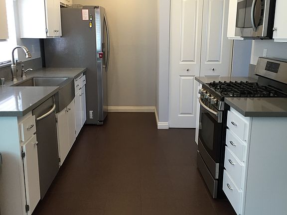 3rd image of 81 N Roosevelt Ave APT 5