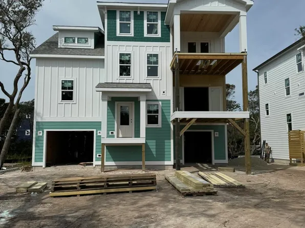 115 SE 75th Street, Oak Island, NC 28465