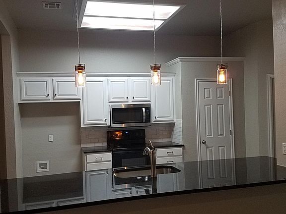 4th image of 17320 Cedarwood Dr