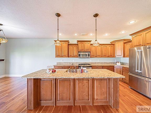 5th image of 3336 Lundburg Ln