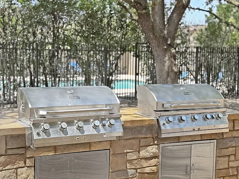 Prestonwood Hillcrest Apartments — Photo 11