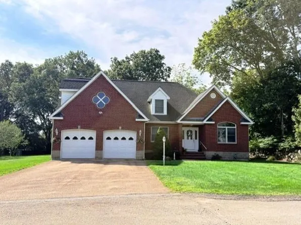 22 South Dr, Westerly, RI 02891