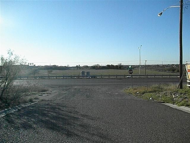 2nd image of 3202 S Buena Vista Ave