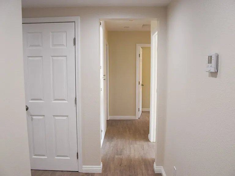 2318 E Coolidge Ave — Photo 15