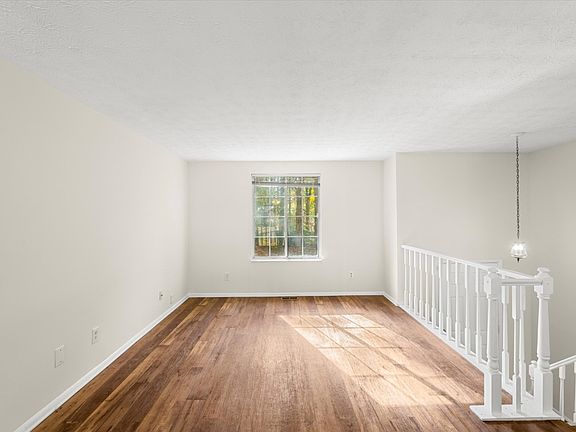 3rd image of 2116 Scarbrough Rd