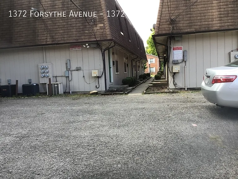 1372 Forsythe Ave #1372 — Photo 9
