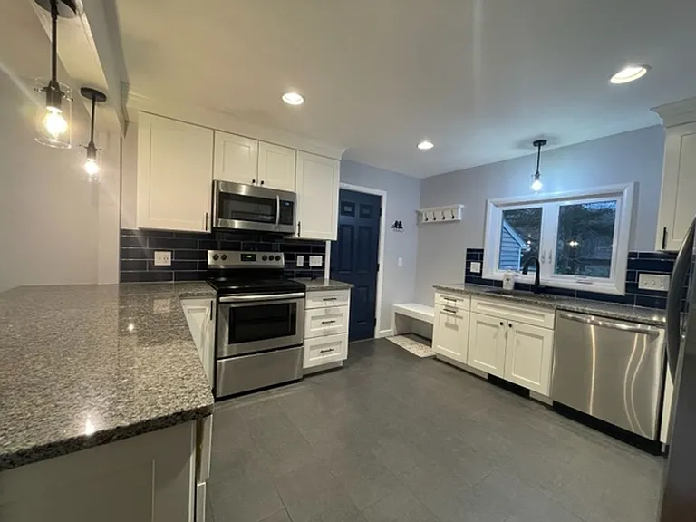 138 Pine Grove Dr — Photo 5