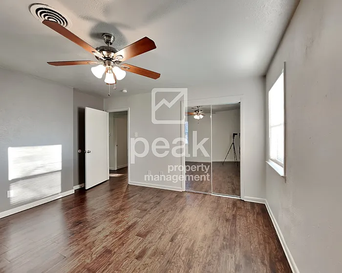 3 bed, 2.0 bath, 1236 sqft, $1,799 — Photo 4