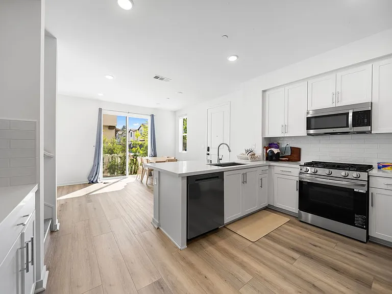 1852 W Merced Ave — Photo 6