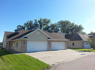 700 Waters Edge Ct, Marshall, WI 53559