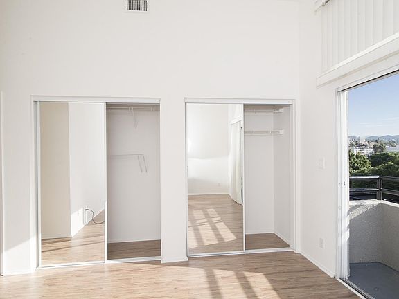3rd image of 1348 N Sierra Bonita Ave APT 401