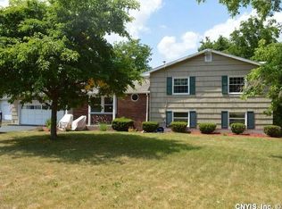 4645 Brookhill Dr N, Manlius, NY 13104