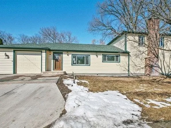 1562 N Harrison St, Algonquin, IL 60102