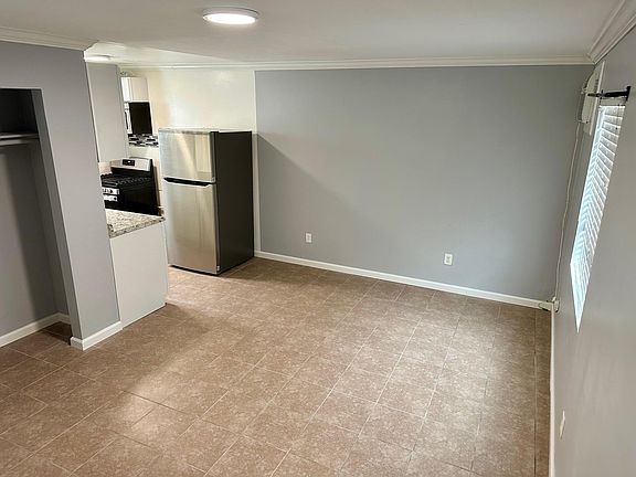2nd image of 128 N Alvarado St APT 4