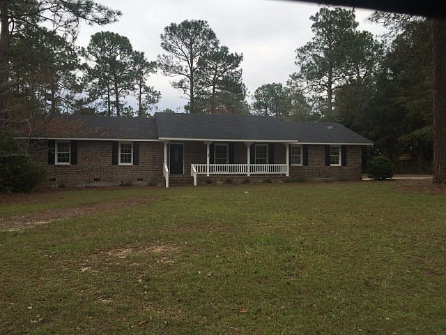 1st image of 15 Bracken Dr