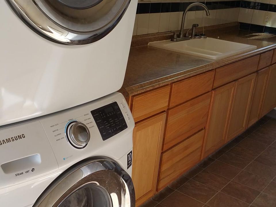 1st image of 1203 Mariposa St #1/2