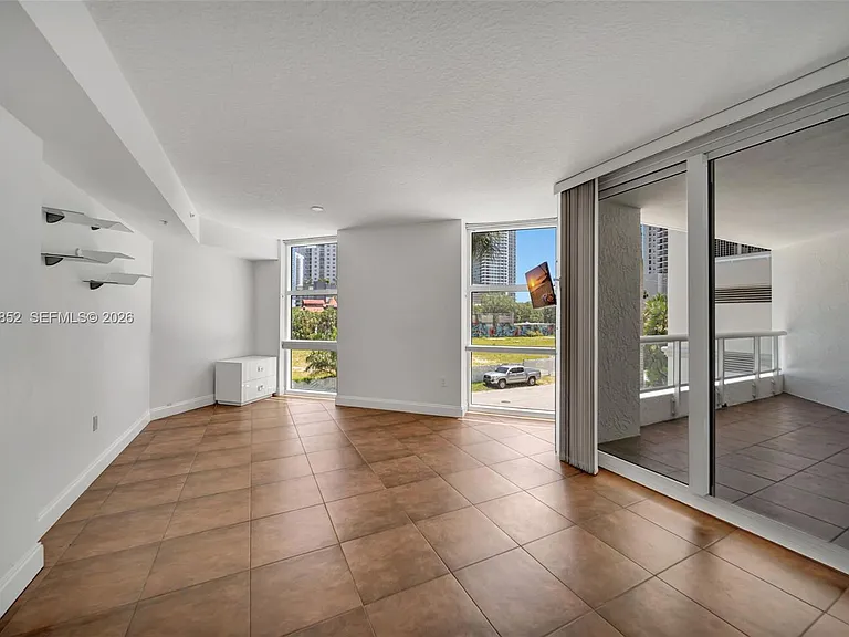401 SW 4th Ave #203 — Photo 39