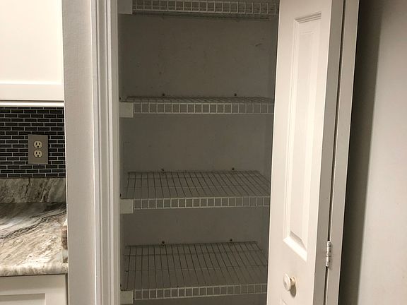 3rd image of 2614 Maywood St
