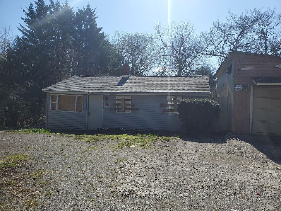 2nd image of 525 Tinker Ave