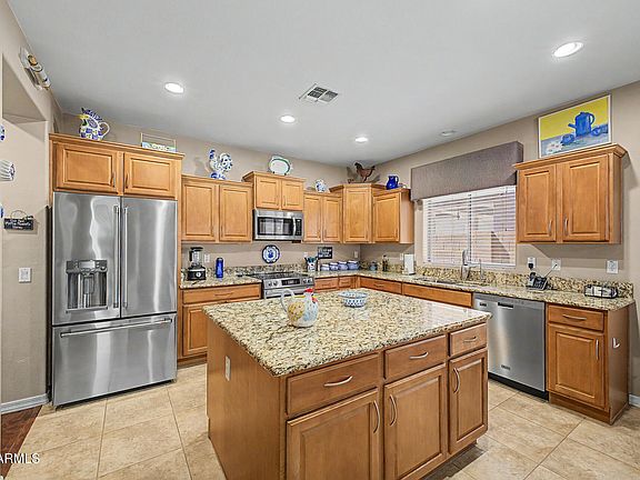 2nd image of 2631 N PRESIDENTIAL Drive