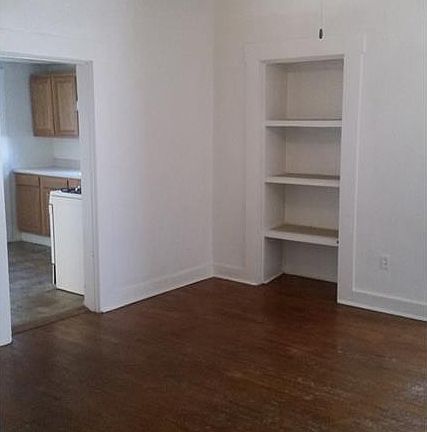 4th image of 323 S Franklin St
