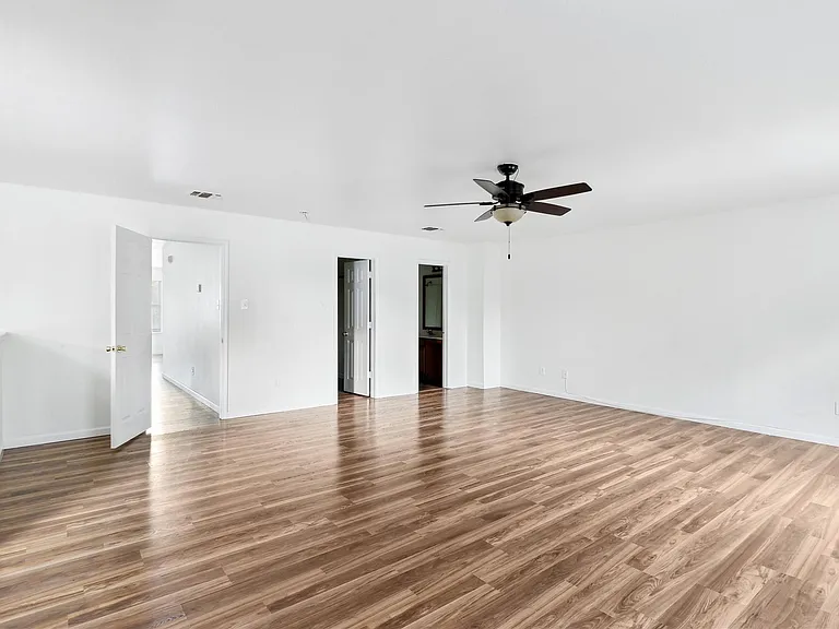 7938 Chatham Springs Ln — Photo 13