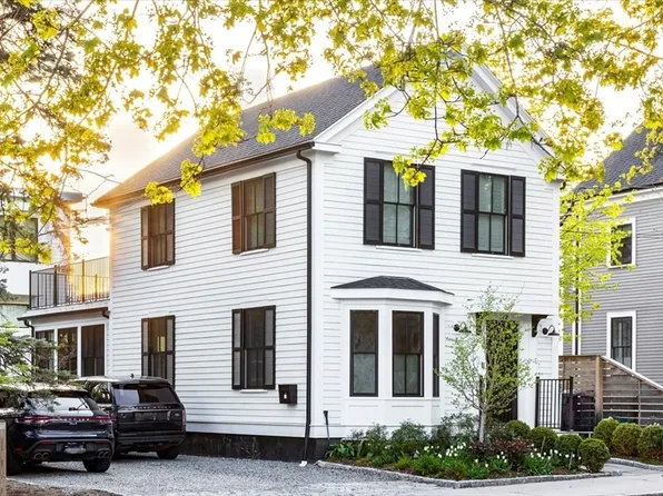 112 Holworthy St #Sf, Cambridge, MA 02138