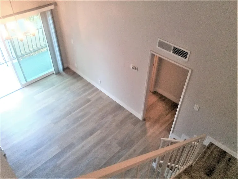 11230 Camarillo St #201 — Photo 5