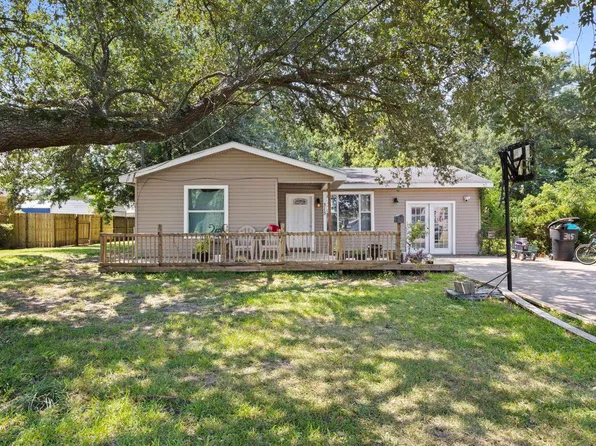 315 N 3rd St, Nederland, TX 77627