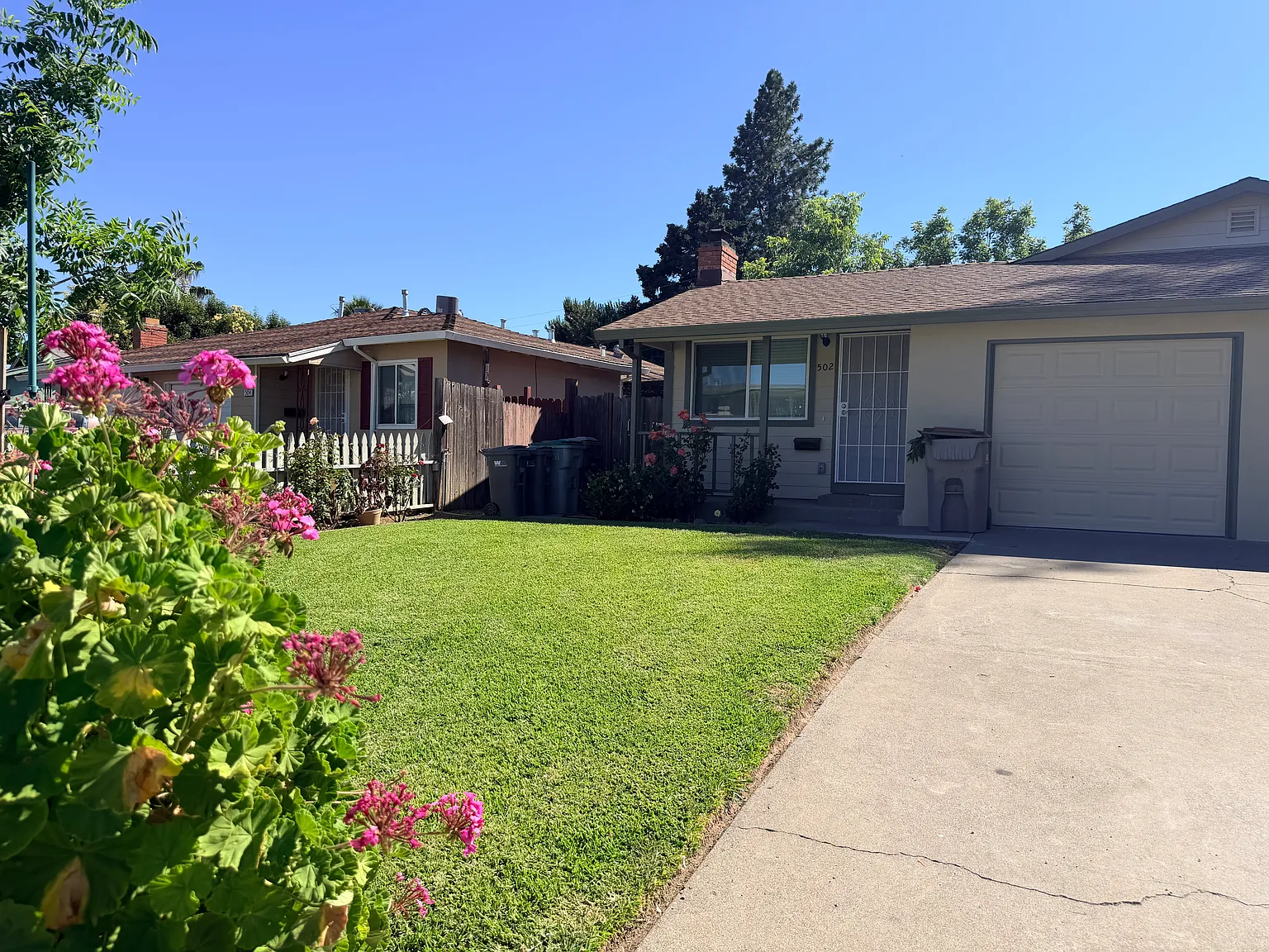 2 bed, 900 sqft, $2,150 — Photo 2