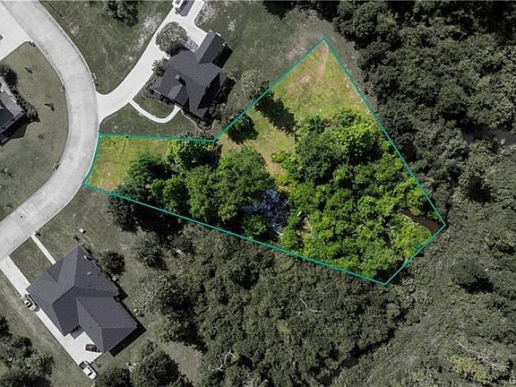 2nd image of 4 Camelia Ct