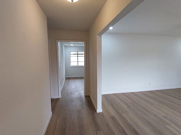 4th image of 5001 Wilson St