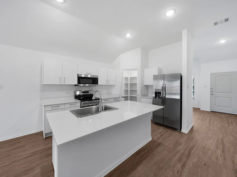 221 Fairmeade Dr — Photo 14
