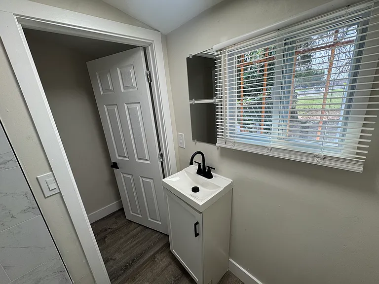 636 Spruce St — Photo 9