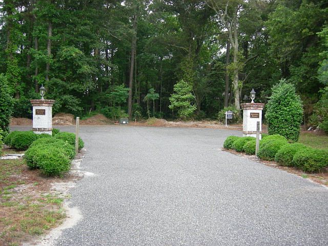 1st image of 16 Palm Dr