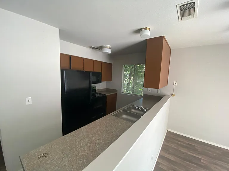 1279 Citrus Ave #B — Photo 2