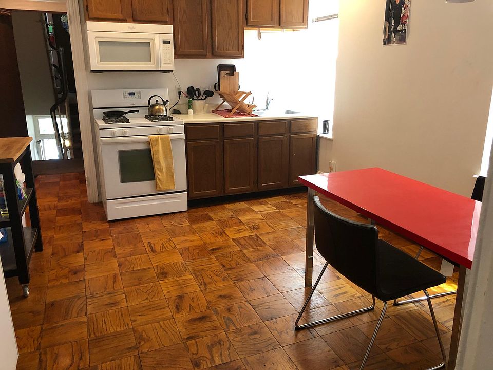 Kitchen and dining room furnished