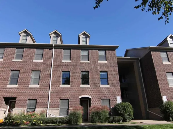 1156 Foster Rd, Iowa City, IA 52245